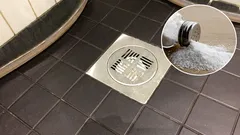 シャワーキャビンの排水口に粗塩を詰める：その目的と、なぜ配管工がこれを推奨するのか？