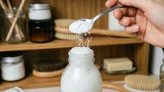 シャンプーに重曹を加えています：髪の根元がボリュームアップし、洗う頻度が減り、髪の質が向上します。これは私たちに何をもたらすのでしょうか？