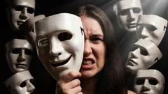 人の仮面をはがす方法：その人物の真の姿を見抜く7つのテクニック
