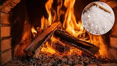  200グラムを暖炉に入れるだけで、煙突が新品のように：煤が自然に溶け、掃除や専門家の助けが不要です。